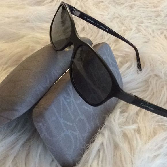 Authentic ?CALVIN KLEIN ?very nice sunglasses ? main image 7